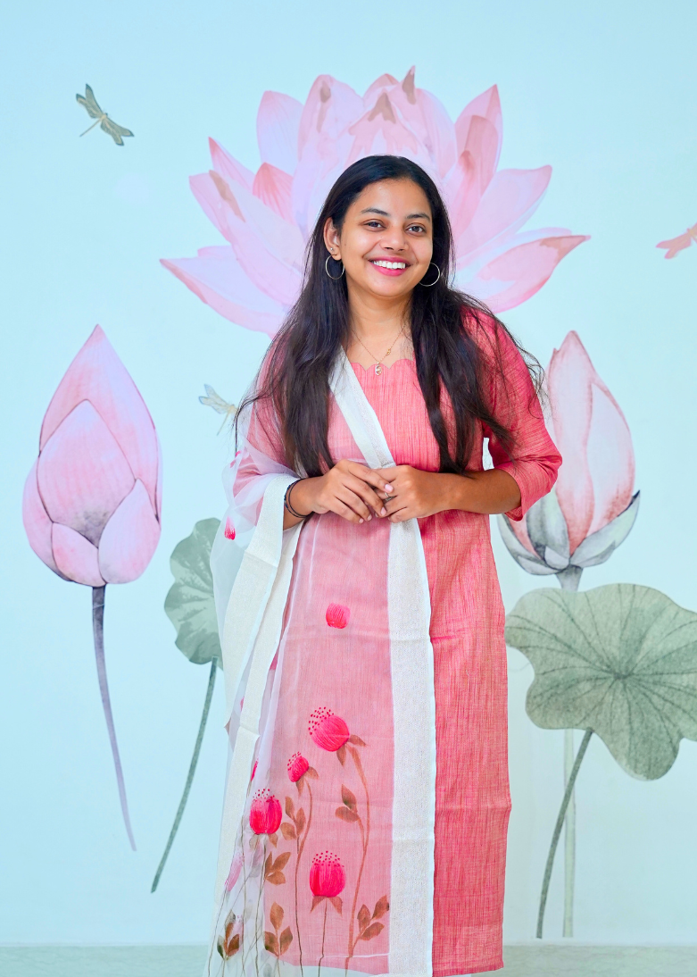 SC402 – Peach Hand-Painted Kurti with Dupatta