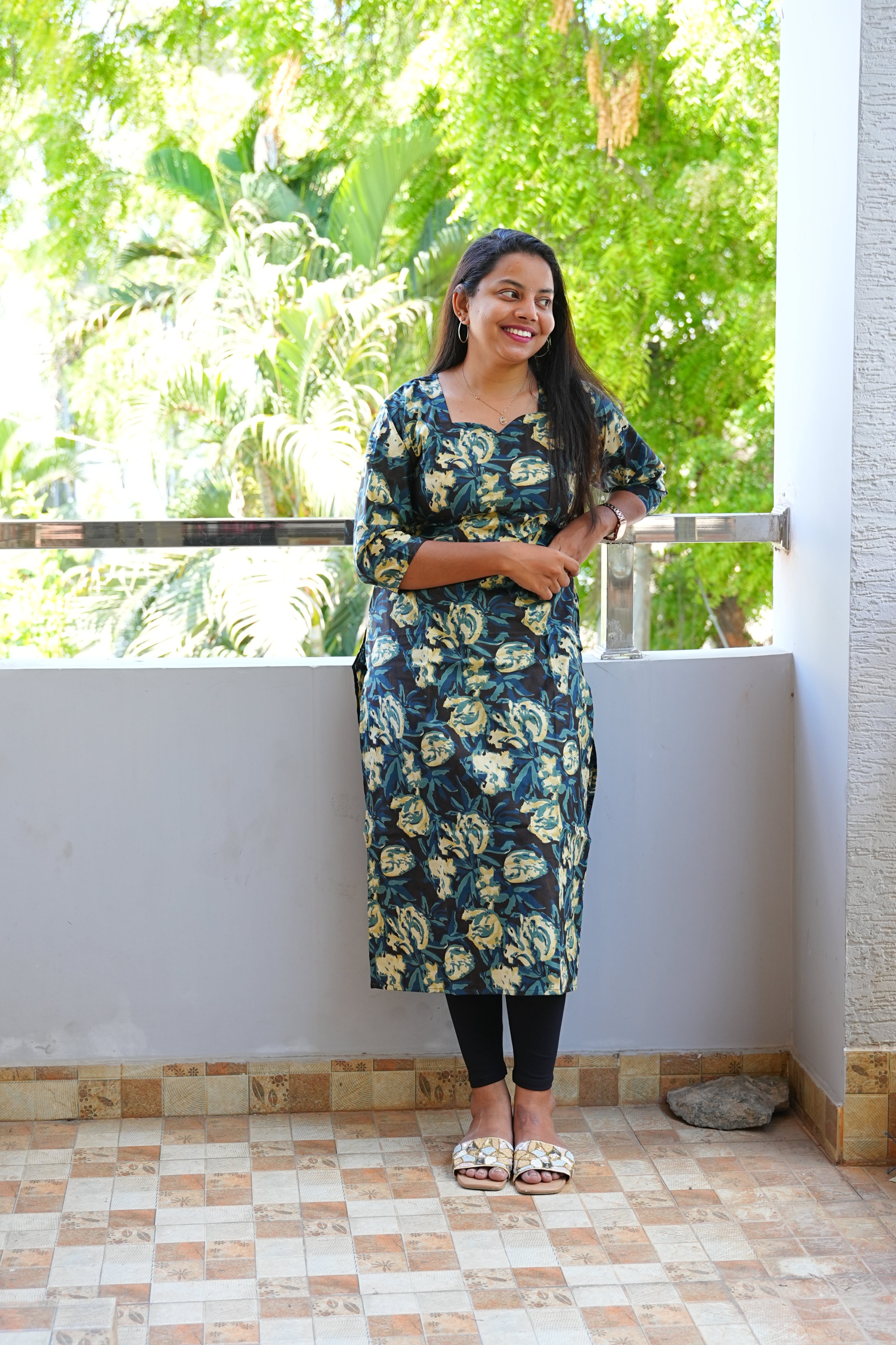 SC301 – Forest Green Floral Linen Casual Kurti