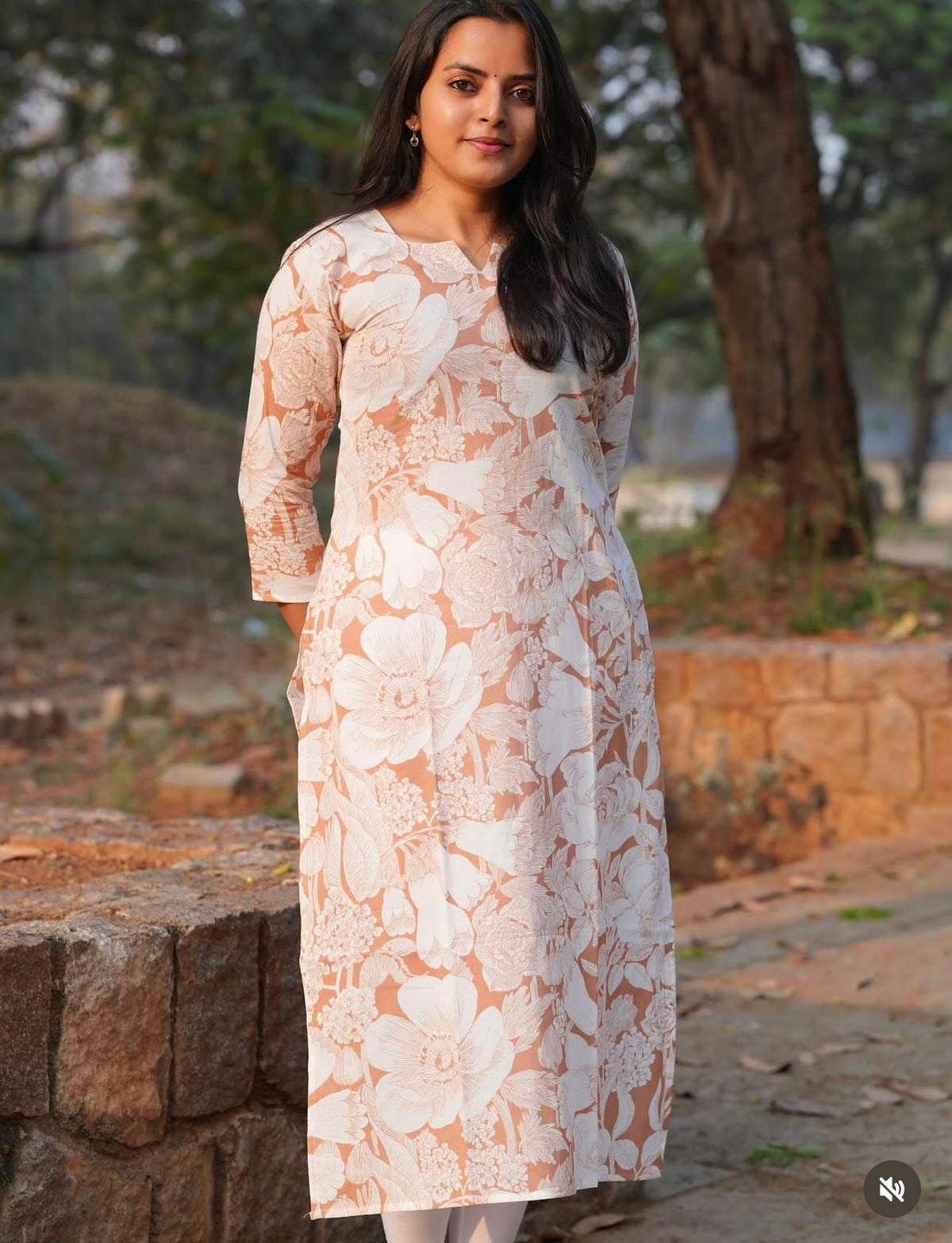 SC502 – Beige Cotton Kurti