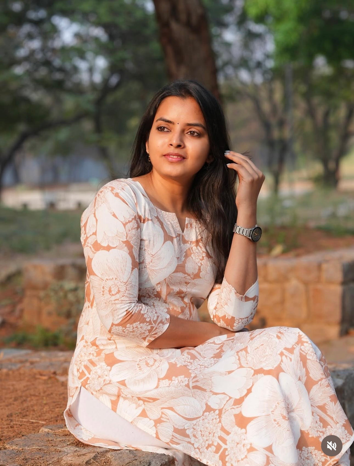 SC502 – Beige Cotton Kurti