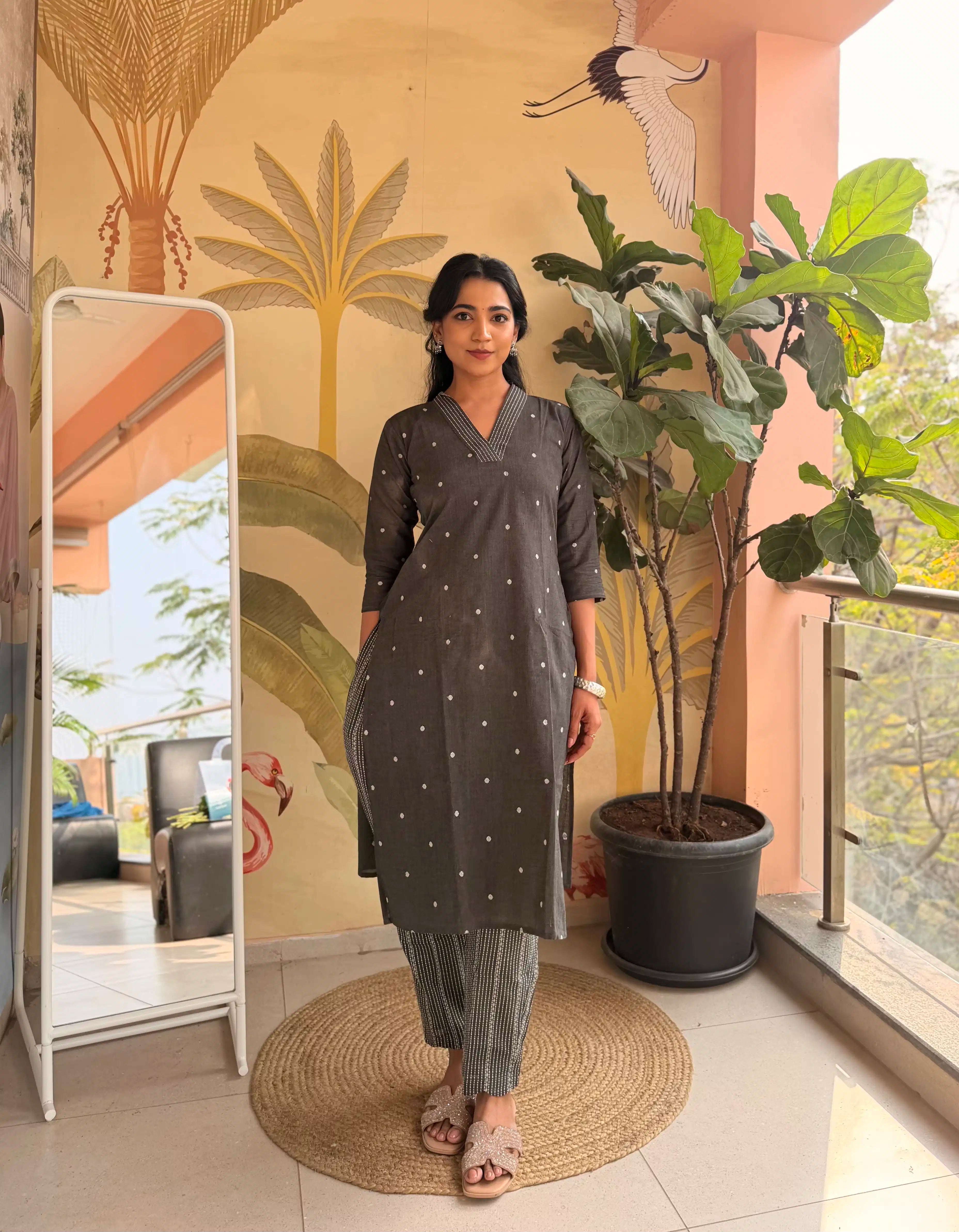 SC507 – Grey Printed Linen Casual Kurti Set